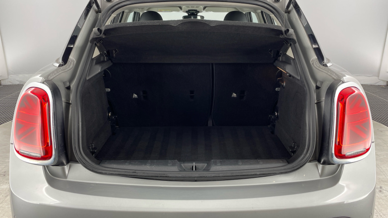 MINI Hatchback 1.5 Cooper Classic Premium 5dr Auto Petrol Hatchback